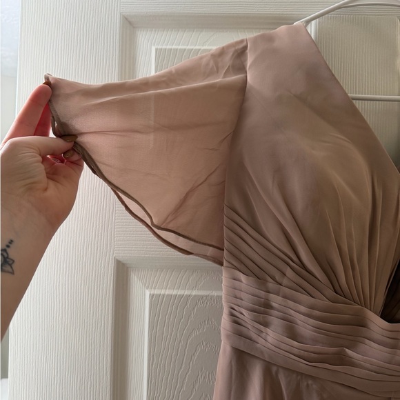 Elegant Women's Cream Dress - Picture 2 of 3